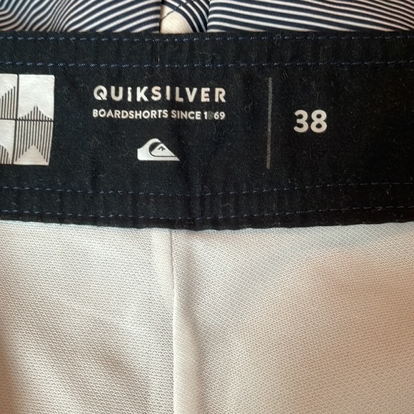 Quicksilver Board Shorts - Picture 6 of 7